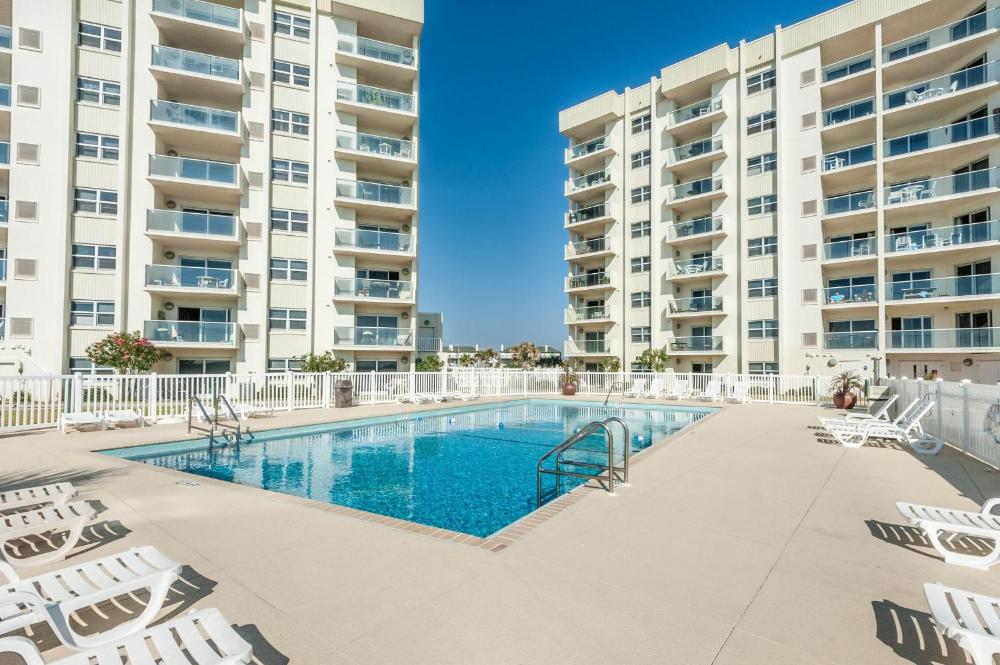 Regency Towers 702 West- Azure Pleasure
